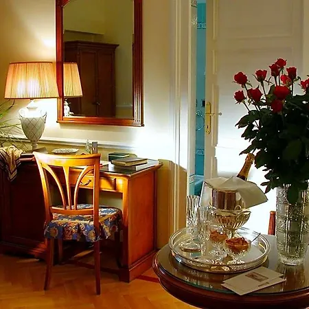 Cellini Hotel 3*