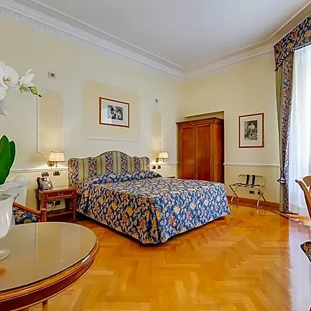 Cellini Hotel