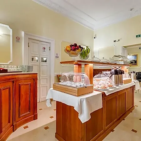 Hotel Cellini 3*