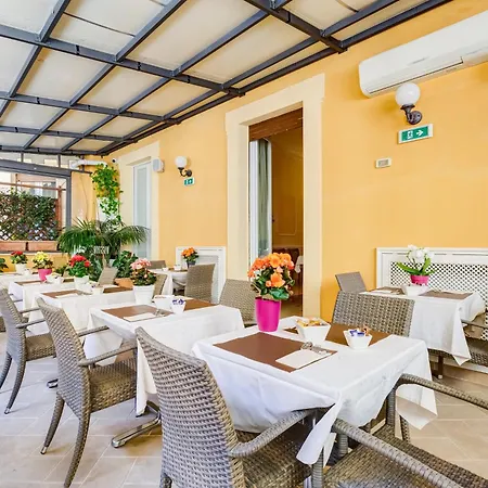 Hotel Cellini 3* Rome